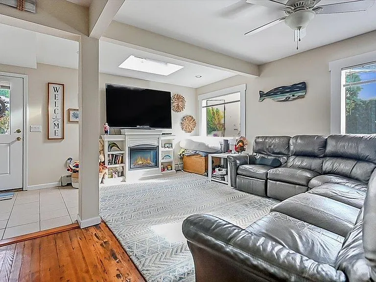 1 Bellmore Ave — Photo 3