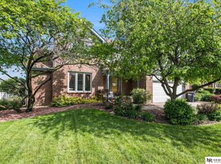 15722 Rolling Ridge Rd, Omaha, NE 68135