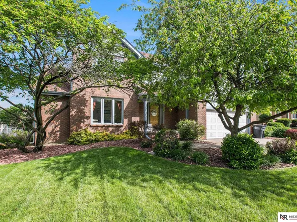 15722 Rolling Ridge Rd, Omaha, NE 68135