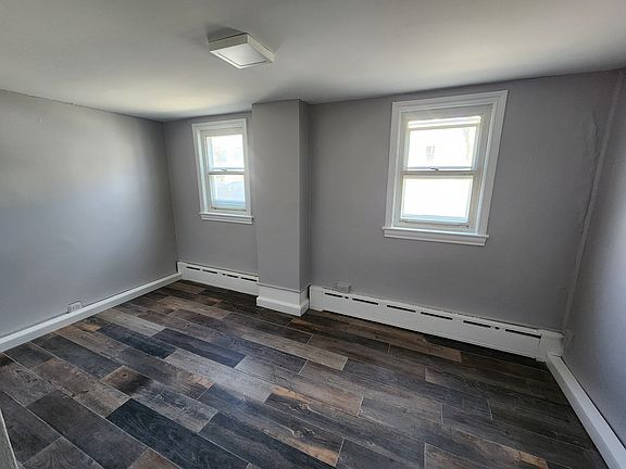 4th image of 20 S Marion Ave #C