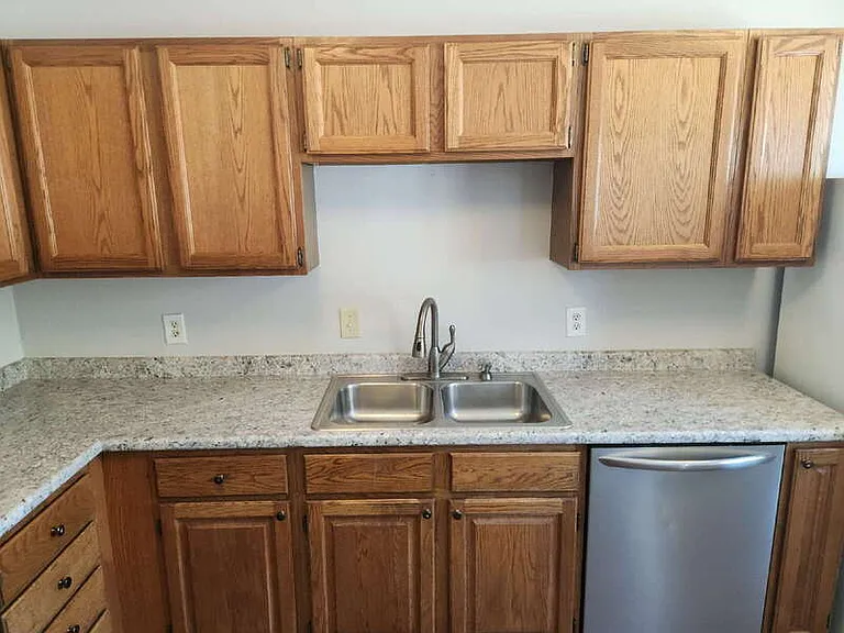 122 McKinley Ave — Photo 4