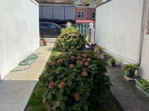 133 East 45th Street image 15 of 17