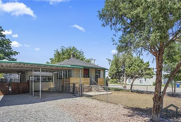 4 bed, $3,050 — Photo 2
