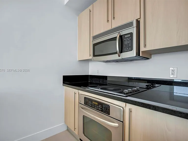 79 SW 12th St #2302 — Photo 17