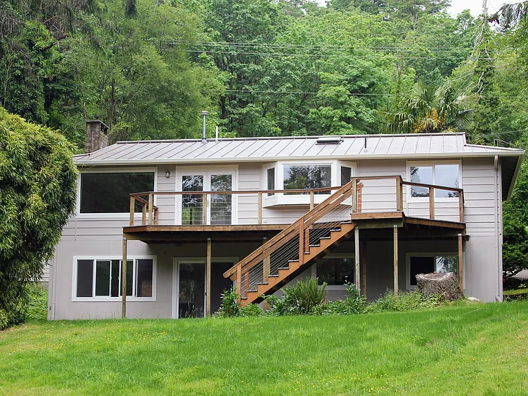 2812 E Bay Dr NW — Photo 3