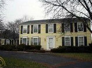 4318 Somerville Dr, West Bloomfield, MI 48323