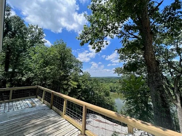 616 Misty Lake Dr — Photo 2