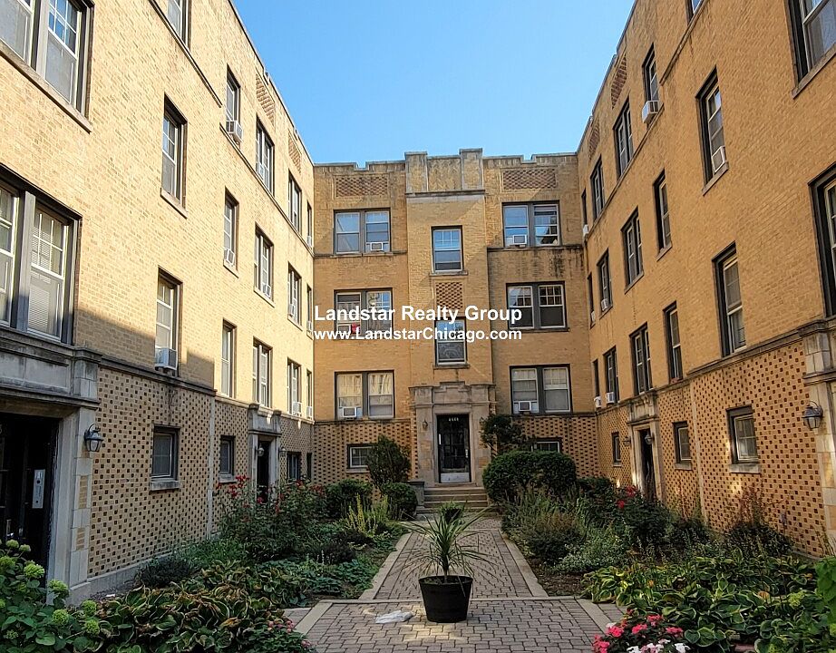 1st image of 933 W Oakdale Ave APT 2N