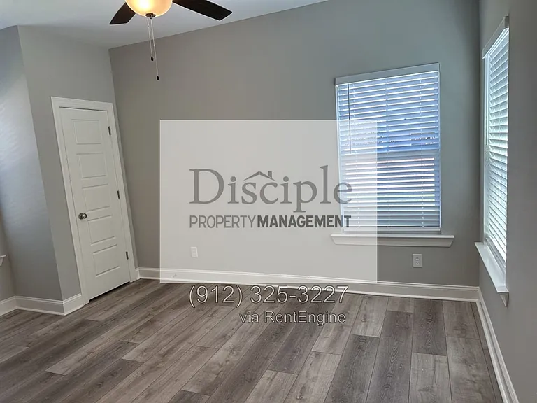 79 Ennis Rd — Photo 42