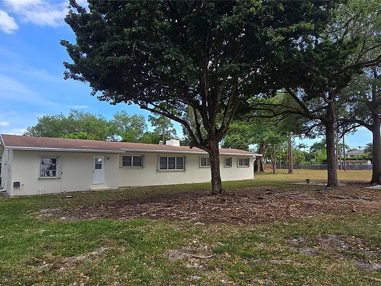 6500 SW 82nd Ave — Photo 47