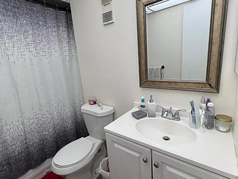 480 Executive Center Dr #2D — Photo 23