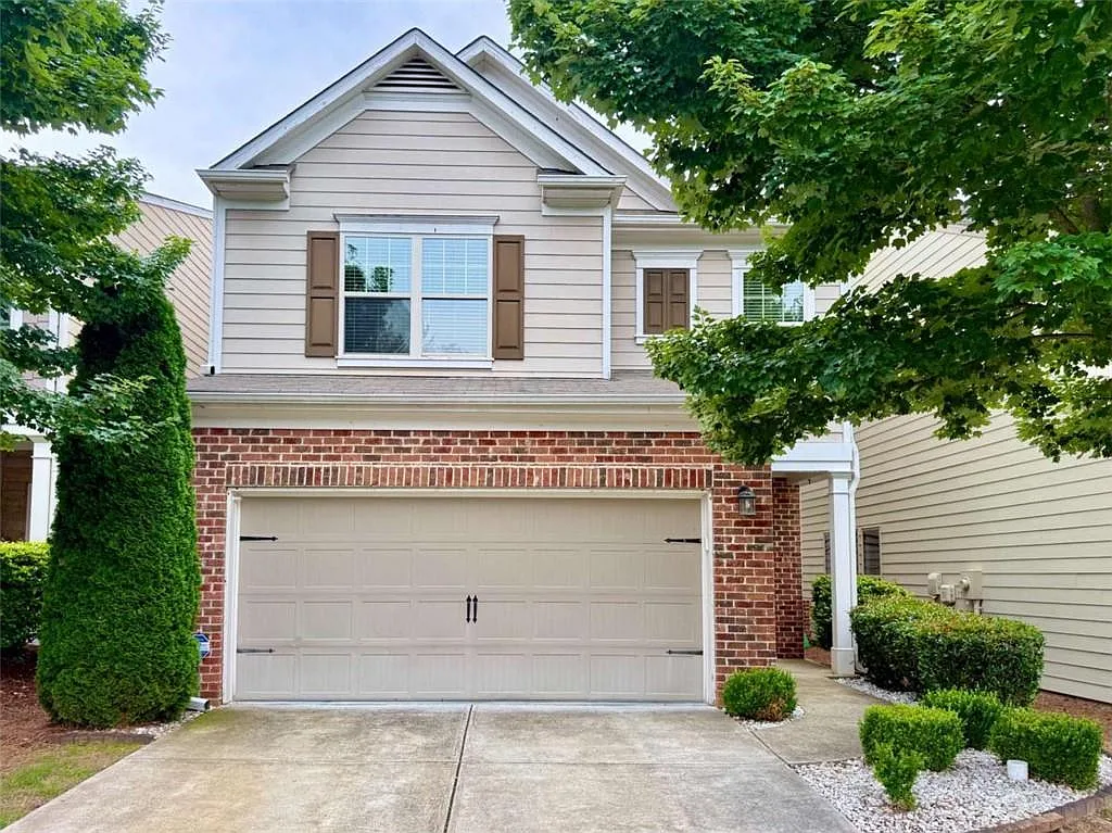 3 bed, 2.5 bath, 2375 sqft, $2,900 — Photo 1
