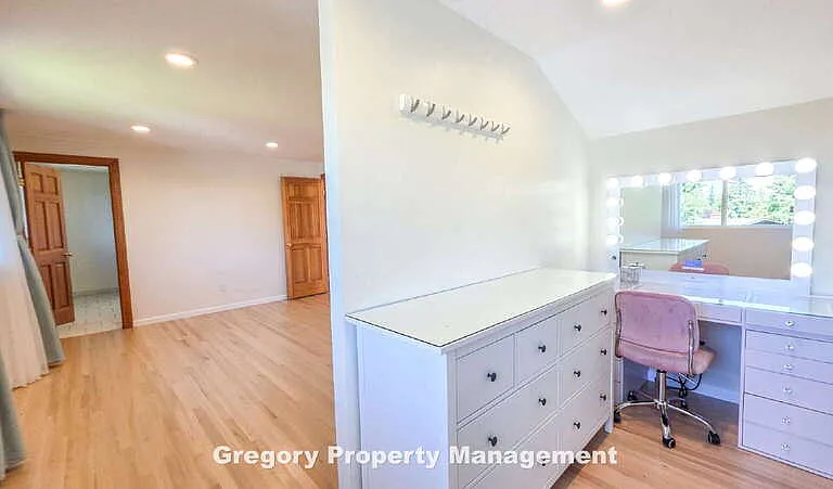 11204 NE 58th Pl — Photo 29