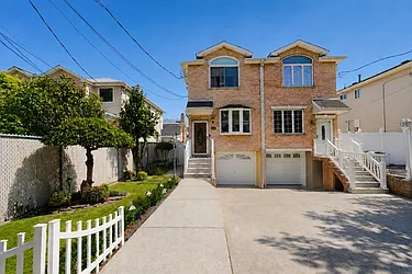 133A Sharrott Avenue, #PH