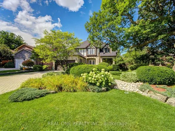 2025 Burbank Dr, Mississauga, ON L5L 2T6