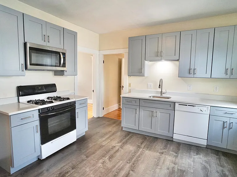 5 Beacon St #2 — Photo 1