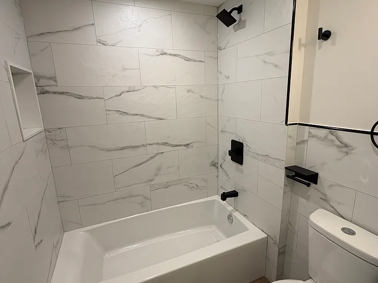 1513 W Stiles St #1 — Photo 10