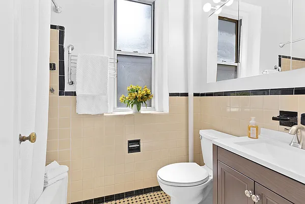 Sold by Compass | media 7