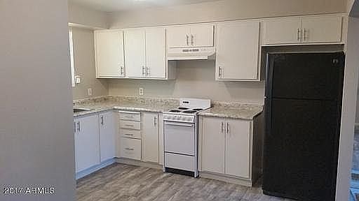 3rd image of 1533 W Missouri Ave APT 12