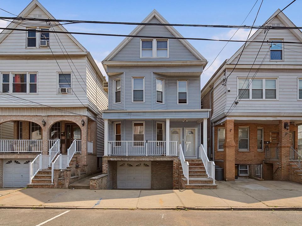 1st image of 98 W 15th St