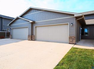 7225 S Bridger Pl, Sioux Falls, SD 57108