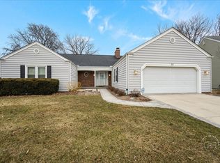 32 Dunham Pl, St Charles, IL 60174