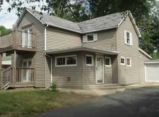 305 E Vanderkarr Rd, Saint Anne, IL 60964