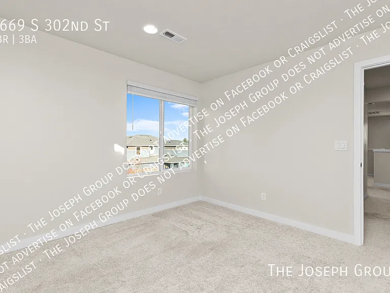 5669 S 302nd St — Photo 27