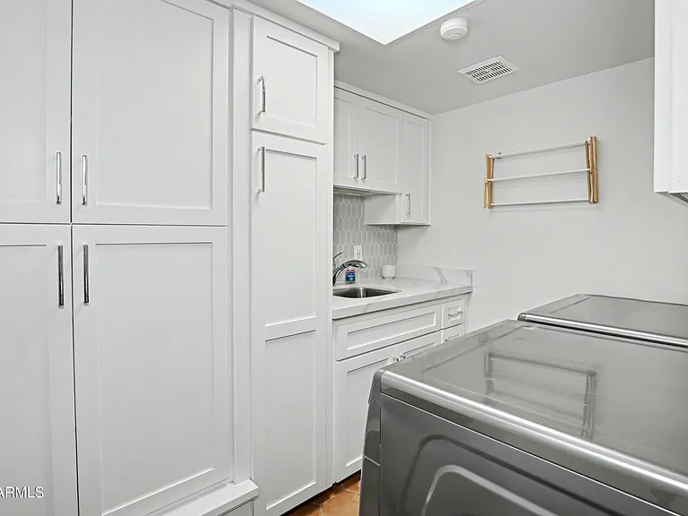 1049 N Boulder Dr — Photo 38