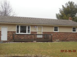 9262 Polaris Dr, Bloomington, IL