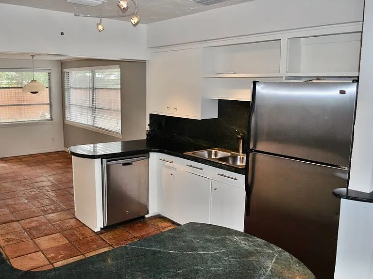 111 S Lawsona Blvd — Photo 3