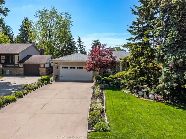 12139 Papineau Ct, Tecumseh, ON N8N 3B5