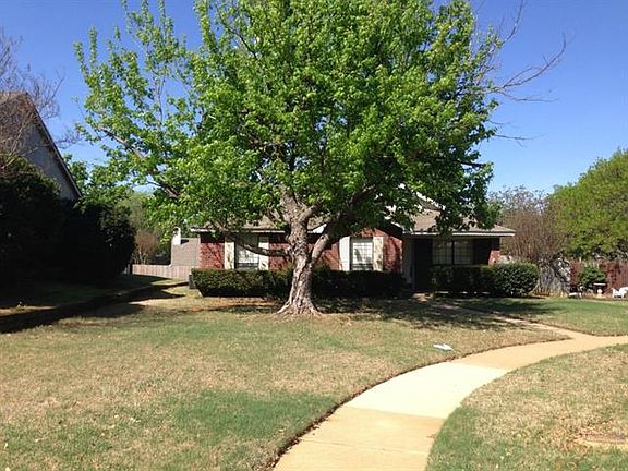 2nd image of 4325 Essex Ct