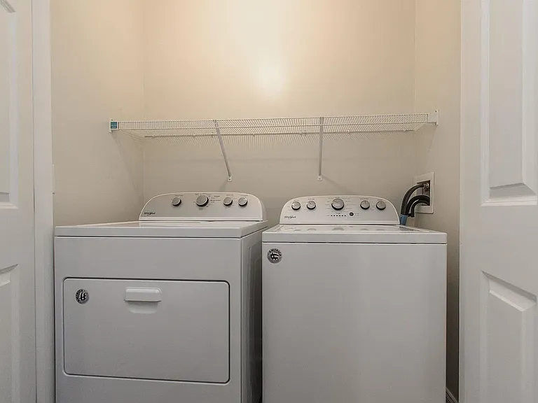 912 Kentwood Dr — Photo 24