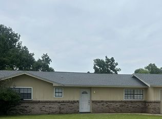 587 Meadow Dr, Diberville, MS 39540
