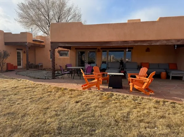 1423 Santa Cruz Rd, Taos, NM 87571