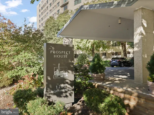 1200 N Nash St APT 549, Arlington, VA 22209