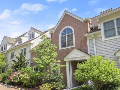 51 Forest Ave APT 94, Greenwich, CT, 06870