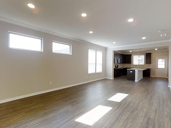 3rd image of 604 Green Mesa Dr