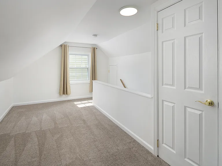 285 Manassas Dr — Photo 12
