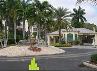 15 Royal Palm Way #1070, Boca Raton, FL 33432