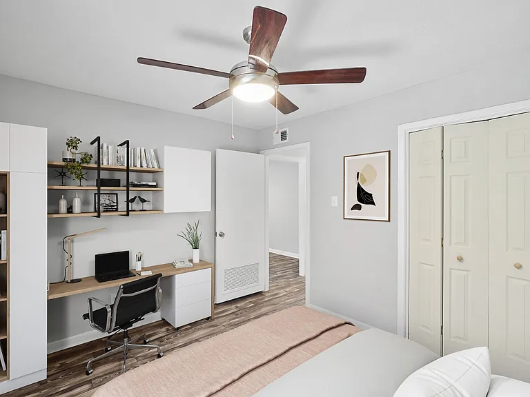 Alameda Apartments — Photo 3