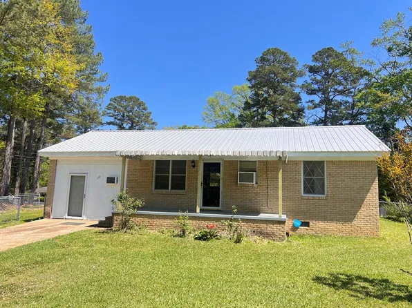 114 Moore Dr, Calhoun City, MS 38916