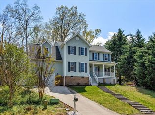 11815 Walnut Wood Dr, Midlothian, VA 23112