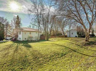 3575 Beegs Rd, Mc Farland, WI 53558