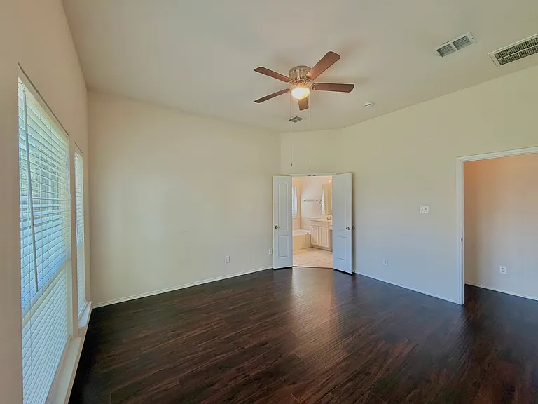 8520 Ontario Dr — Photo 13