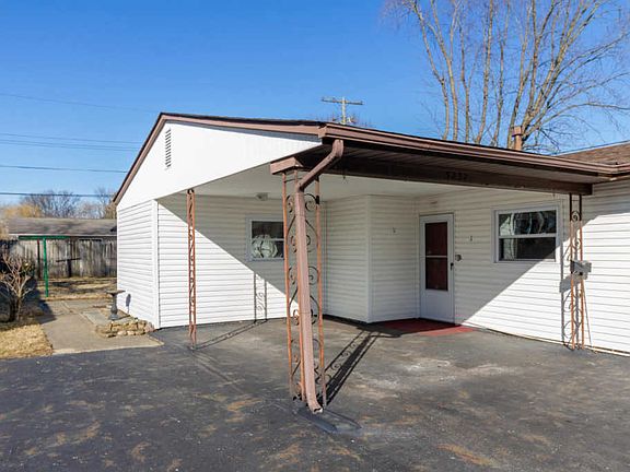 3rd image of 5232 Mapleridge Dr