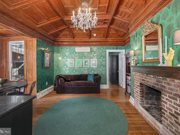 1215 Spruce St #202, Philadelphia, PA 19107