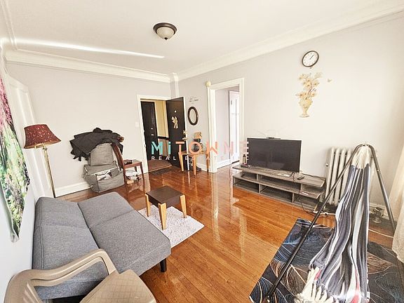 2nd image of 6800 N Ashland Blvd #2