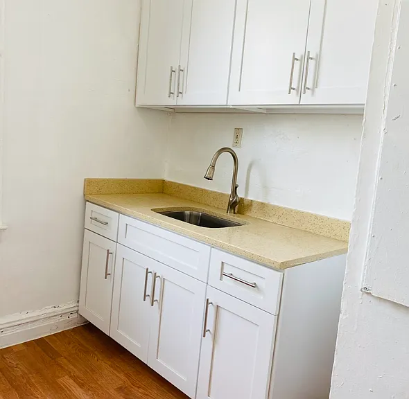 16 Richmond Pl #B — Photo 1